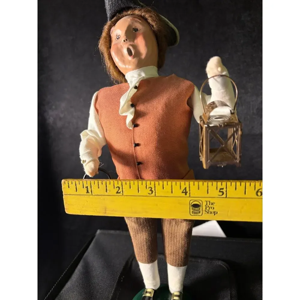 Byers Choice Williamsburg Inn Keeper Signed and Dated 2000